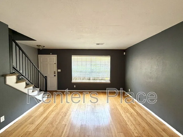 2418 E 59th Ct #4 — Photo 3