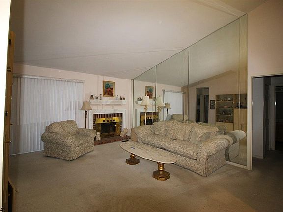 2nd image of 529 Saratoga Pl