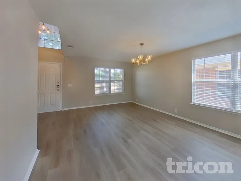 1308 Stetson Trl — Photo 5