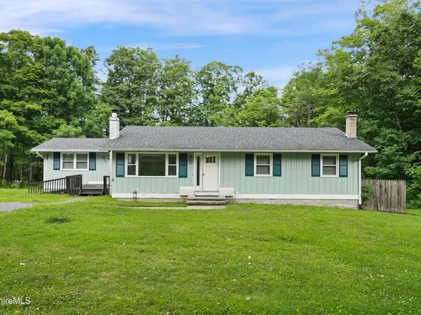732 Main St, Becket, MA 01223