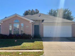 5622 Northstar Ln, Arlington, TX 76017