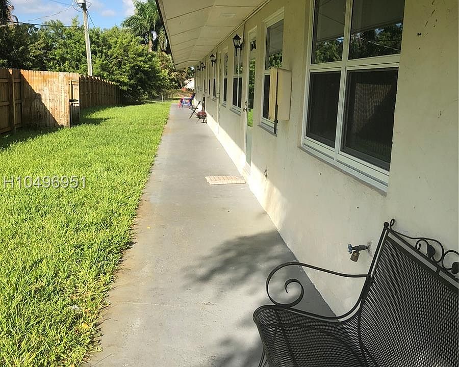 1st image of 4601 SW 32nd Ave
