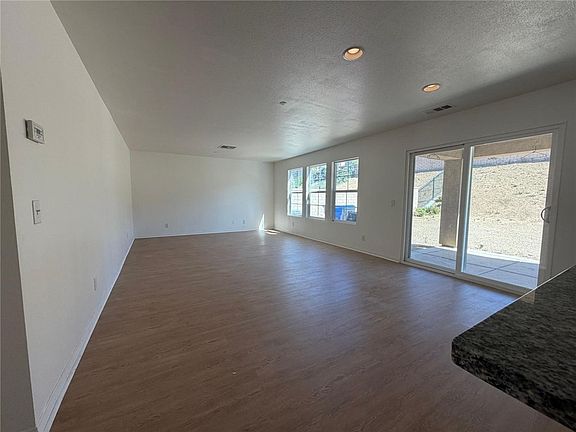 4th image of 2612 Mulberry Ln