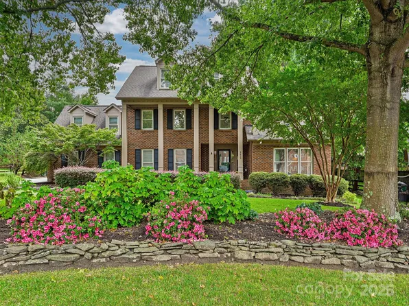 9612 Sweet Cedar Ln, Charlotte, NC 28210
