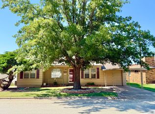 2307 W 11th St, Plainview, TX 79072