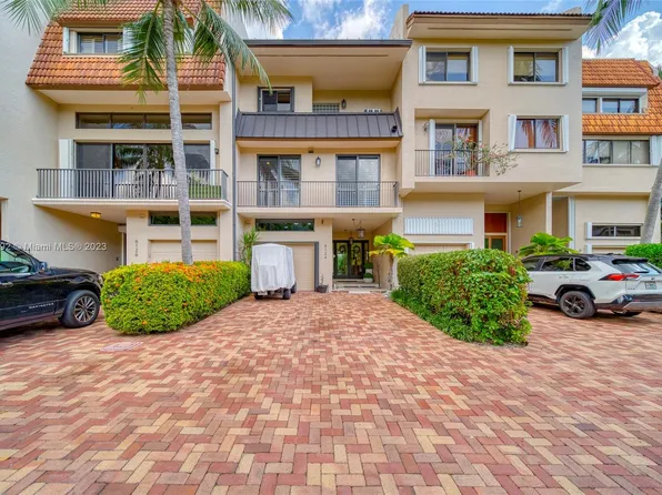 6124 Paradise Point Dr #6124, Miami, FL 33157