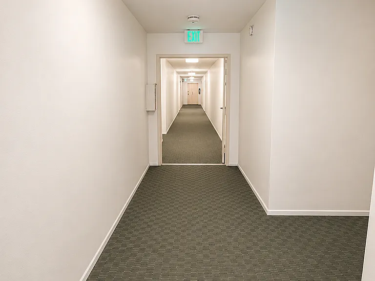 1351 N Orange Dr — Photo 35