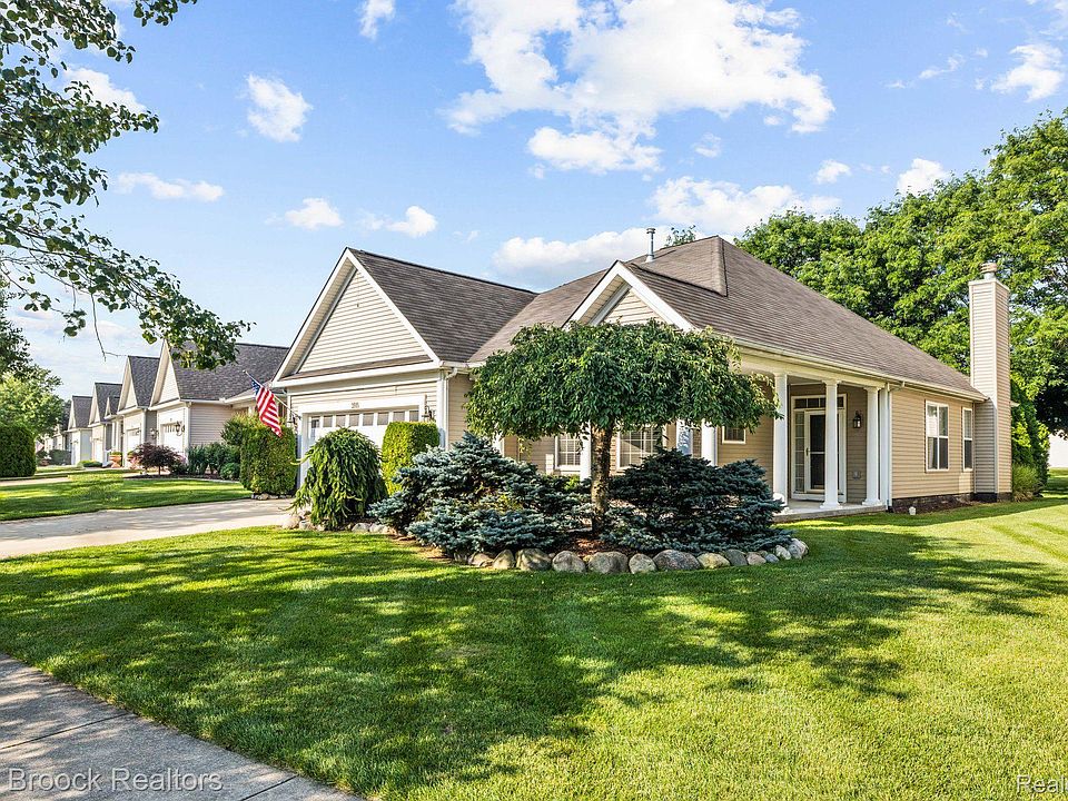 1st image of 3919 Hillsdale Dr