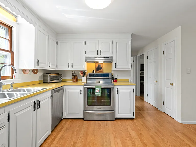 88 Anderson Ave — Photo 12