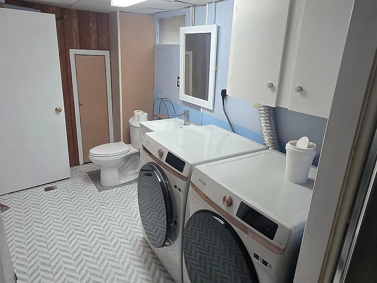 106 Springdale Cres #LOWER LEVEL — Photo 18
