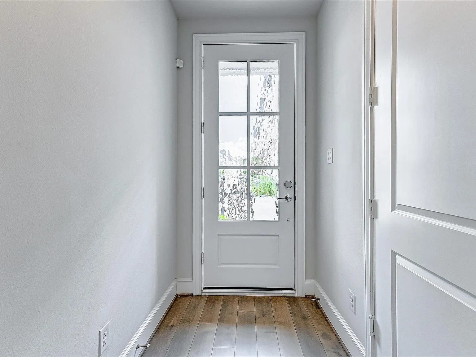 2 bed, 2.5 bath, 1549 sqft, $3,000 — Photo 4
