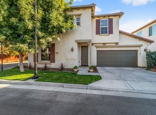 1775 W Bella Oaks Way, Hanford, CA 93230