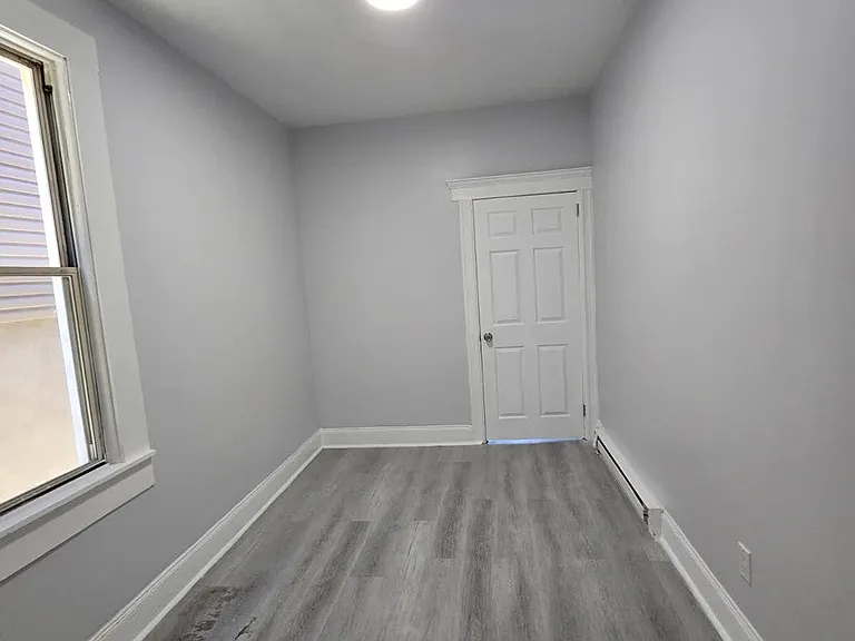34 Clerk St #1RR — Photo 6