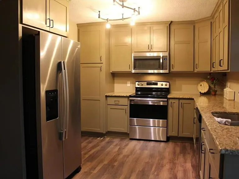 1311 Washington St — Photo 2