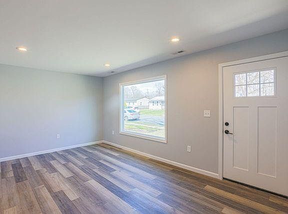 4th image of 430 Holly Dr