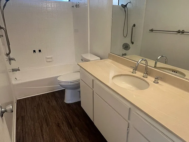 2424 S Leland St — Photo 10