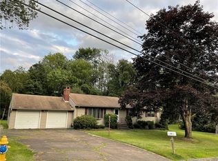 37 Dalecot Dr, Trumbull, CT 06611