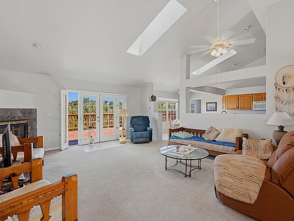 3rd image of 207 Tyson Ct