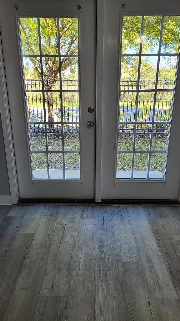 3 bed, 2.5 bath, 1350 sqft, $1,650 — Photo 4