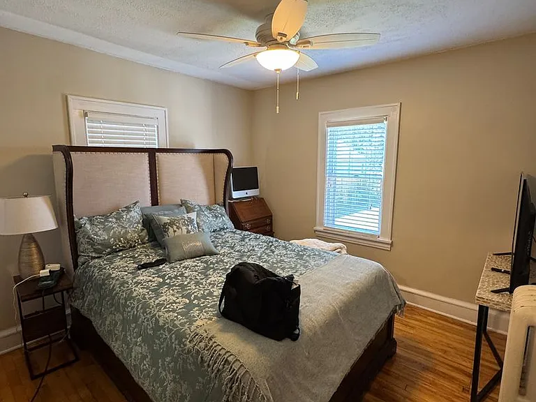 720 Cedar Lake Rd S — Photo 15