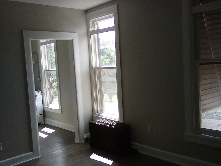 117 N 13th St #4 — Photo 4