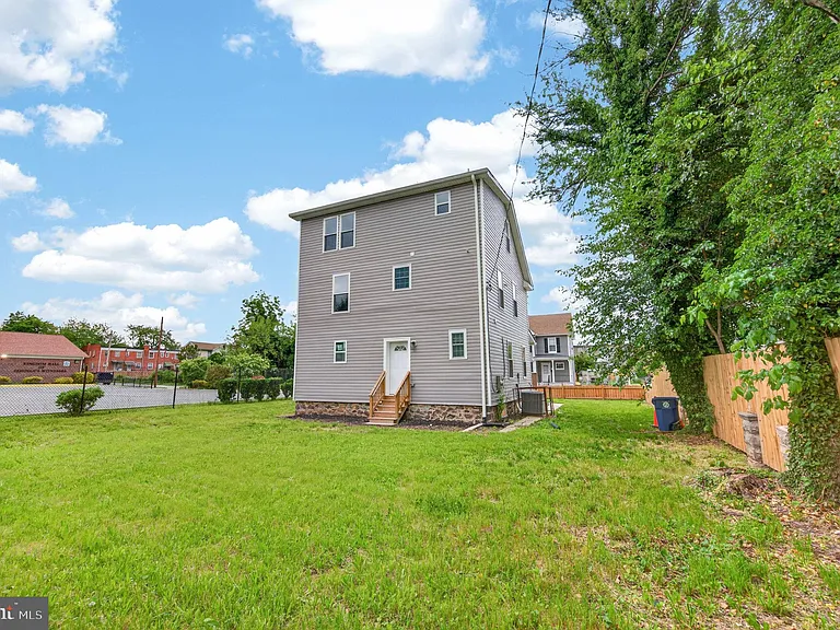 5306 Ethelbert Ave — Photo 39