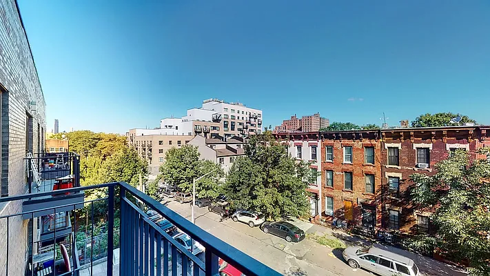 Rented by Makover Group Inc | media 8