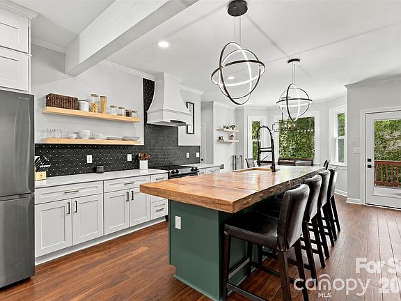 5th image of 7122 Rothmore St