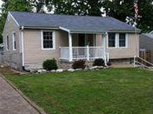 9300 Cloverhurst Dr, Saint Louis, MO 63123