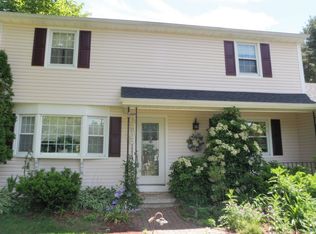 20 Deepwood Dr, Avon, CT 06001