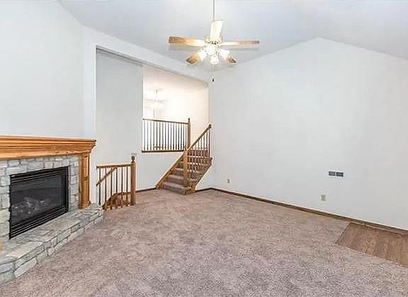 3rd image of 933 Fontana Ave