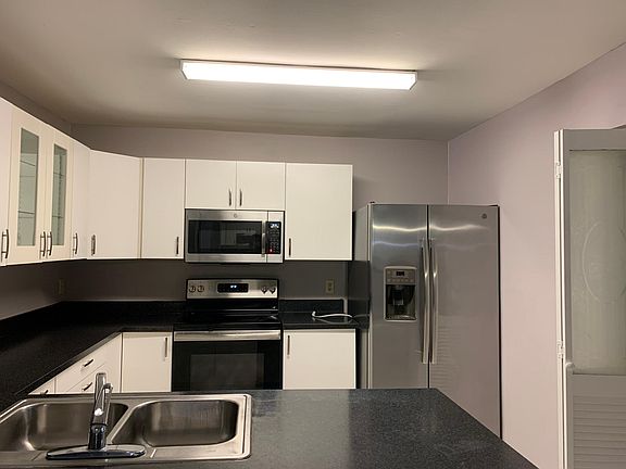 2nd image of 1205 S Park Ave