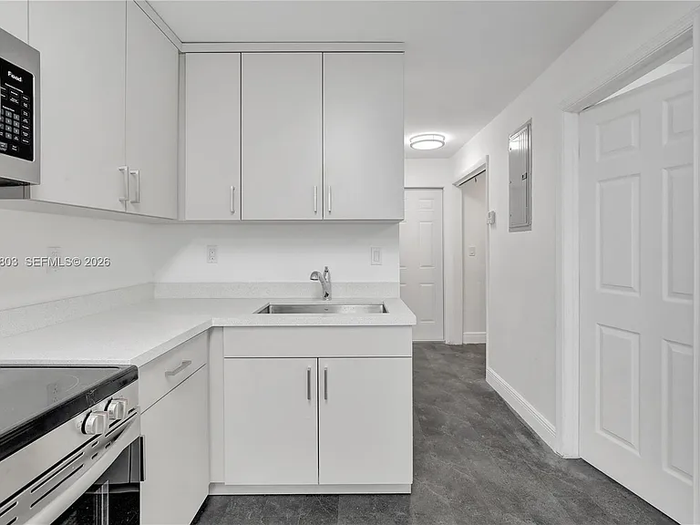 5980 SW 40th Ave #E — Photo 18