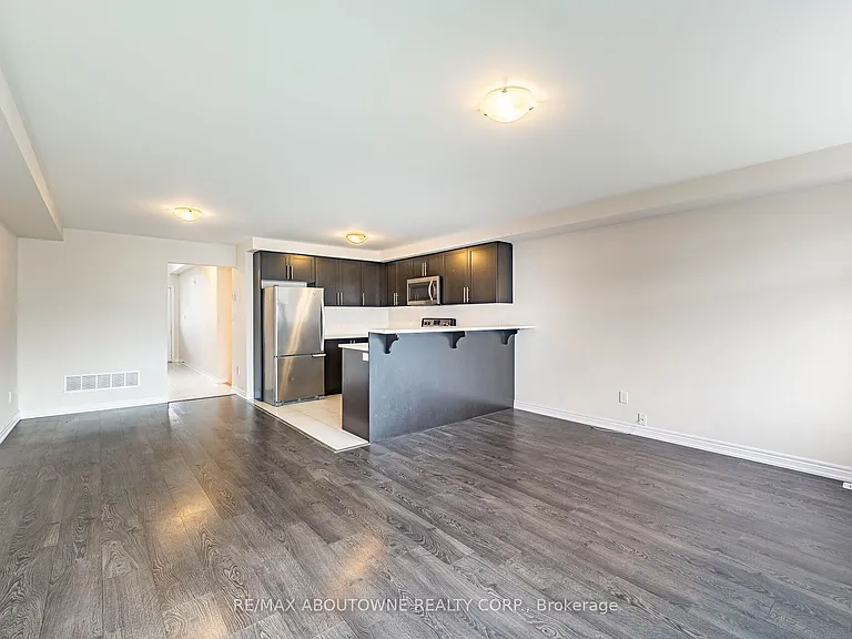 81 Pettitt Dr — Photo 12