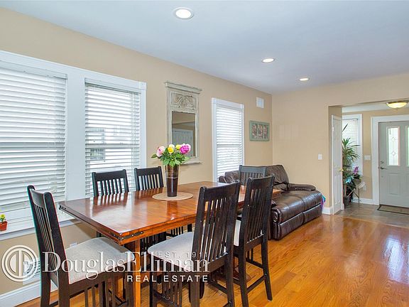 5th image of 330 Frederick Ave