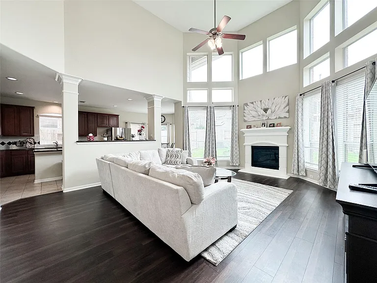 6118 Coastal Grove Ln — Photo 8