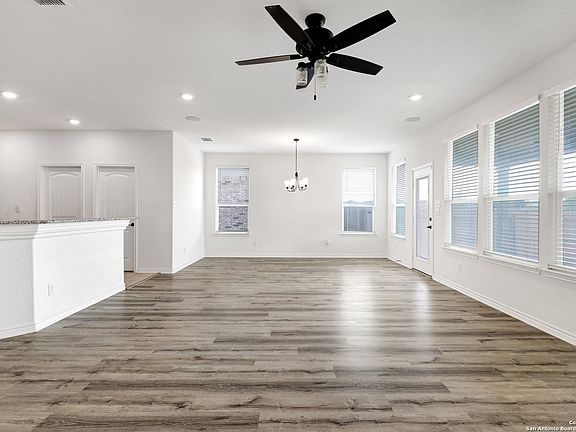 3rd image of 3870 BENTWOOD WAY