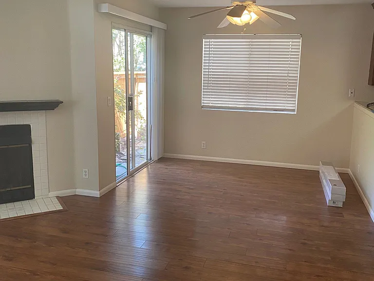 11353 Avenida De Los Lobos #E — Photo 14