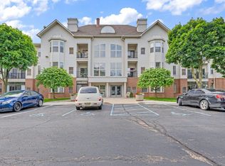 39214 Hayes Rd, Clinton Township, MI 48038