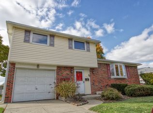 10 Kingston Ln, Cheektowaga, NY 14225