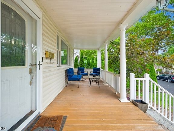 4th image of 244 Elm Ave
