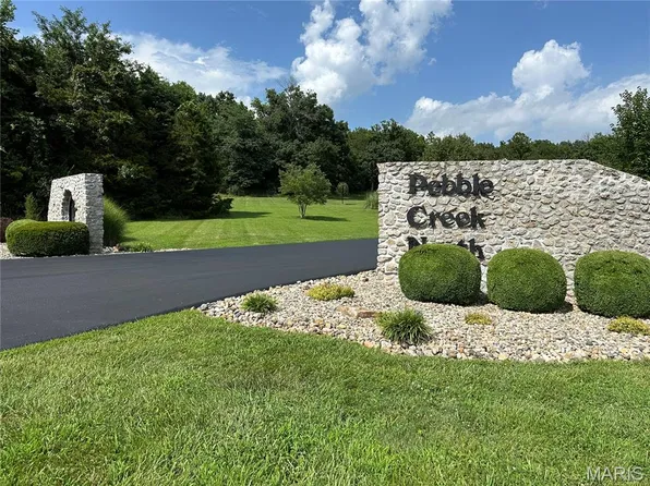 10546 Glen Oaks Dr, Festus, MO 63028