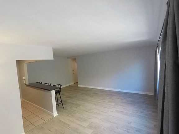 5th image of 4920 N Marine Dr #S411