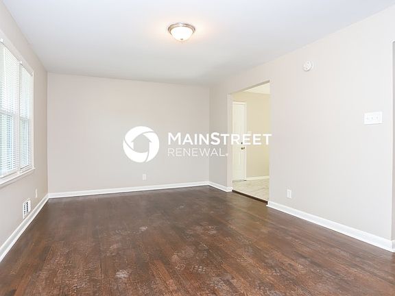 3rd image of 6033 Hillandale Dr