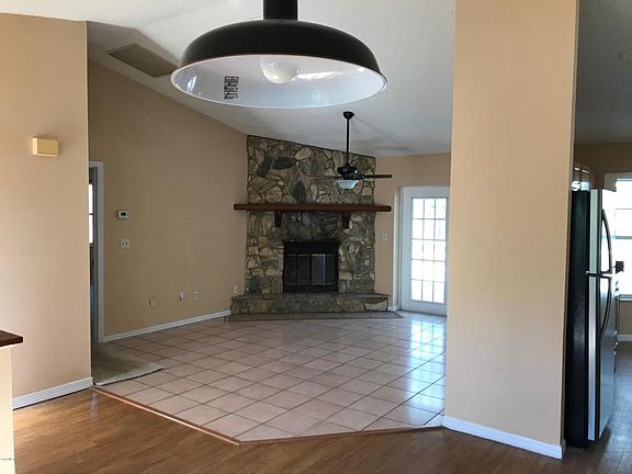 5th image of 1357 W Mosswood Ln