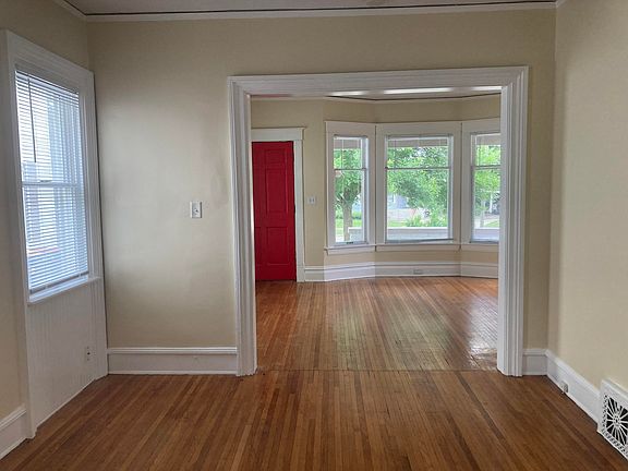 3rd image of 666 Lake Dr SE