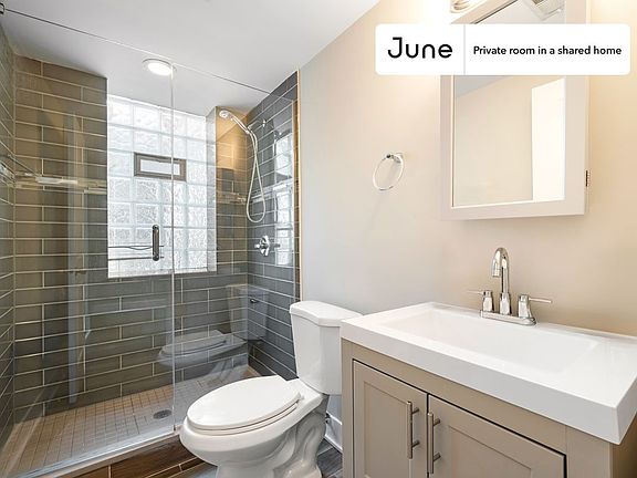 5th image of 3308 W Armitage Ave #B