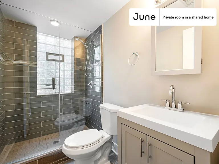 3308 W Armitage Ave #C — Photo 5