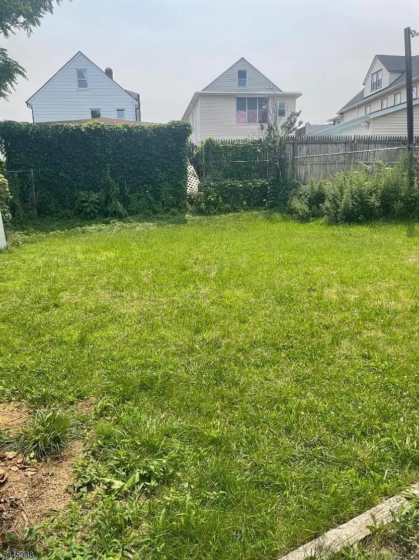 2 bed, 1.0 bath, $2,100 — Photo 4
