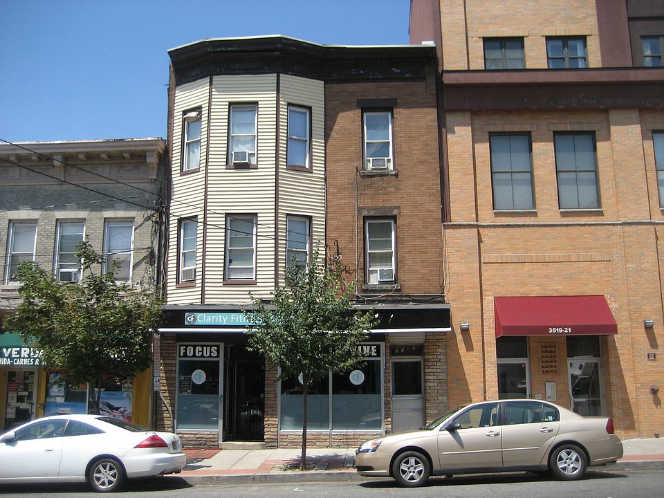 2nd image of 3515 Park Ave